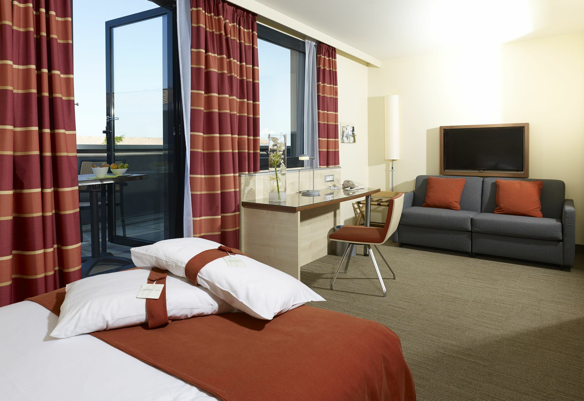 בלנאק Holiday Inn Express Toulouse Airport, An Ihg Hotel מראה חיצוני תמונה